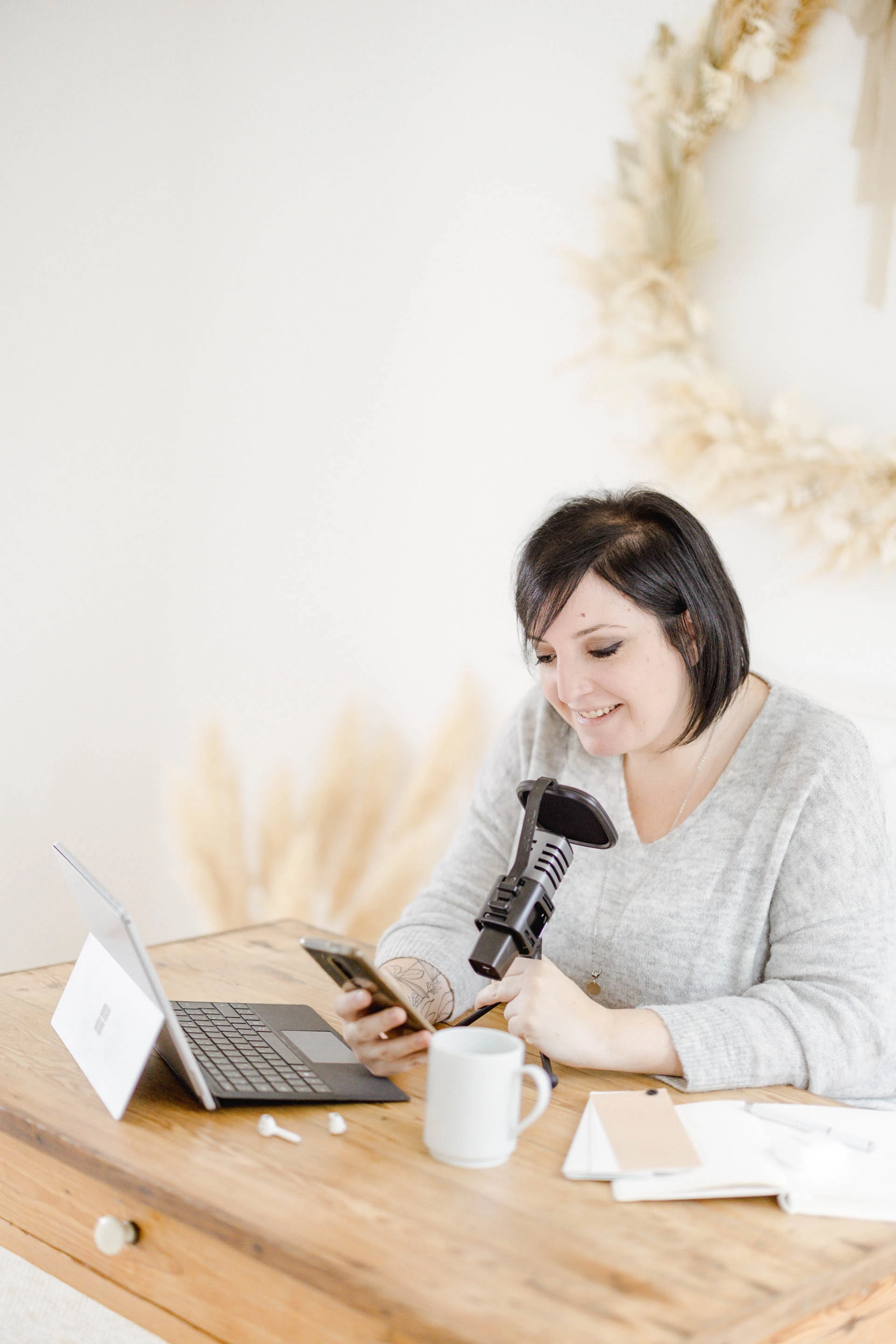 meubles bureau fournitures de bureau technologie matériel de bureau